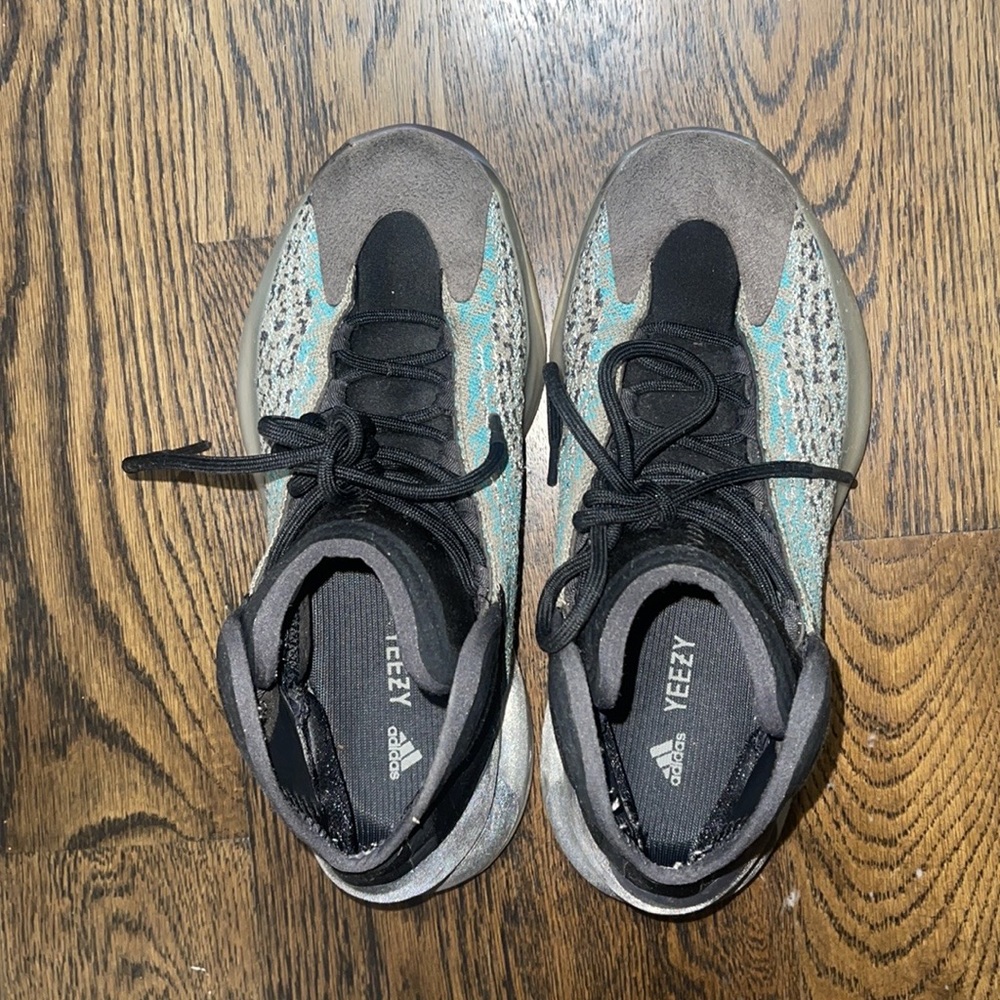 Adidas YEEZY QNTM teal blue